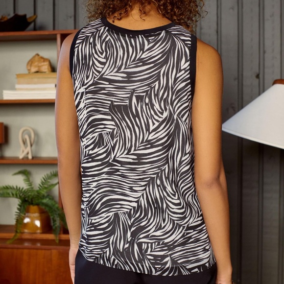 NWT Womens Melanie Lyne Tops | Zebra Print Sleeveless Blouse Black Size 6 - Picture 2 of 10